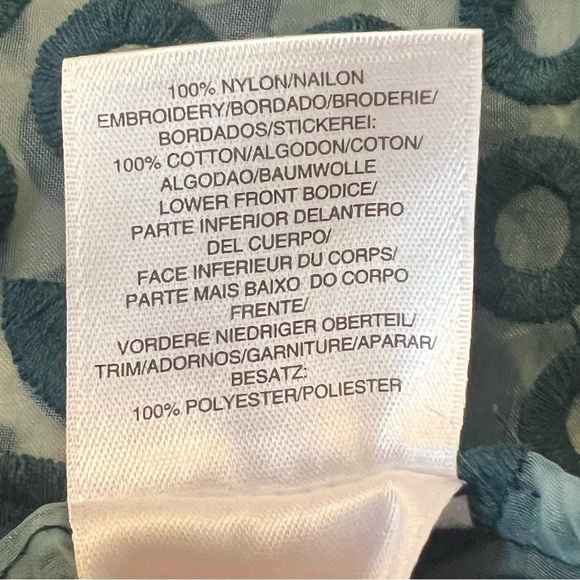 Anne Klein Size 6 Sleeveless Embroidered Blouse - Picture 5 of 7